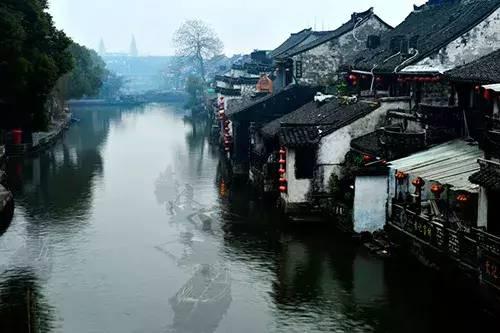 动漫人物吃东西